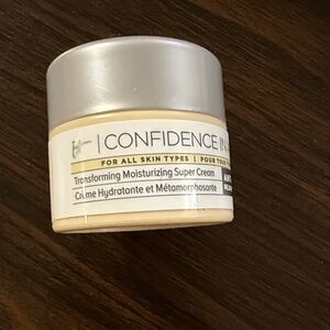 IT Cosmetics Confidence in a Cream
